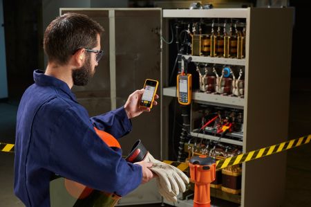 FLUKE-125B/INT | FLUKE-125B/INT ScopeMeter oscilloscope portable industriel 2x40MHz 