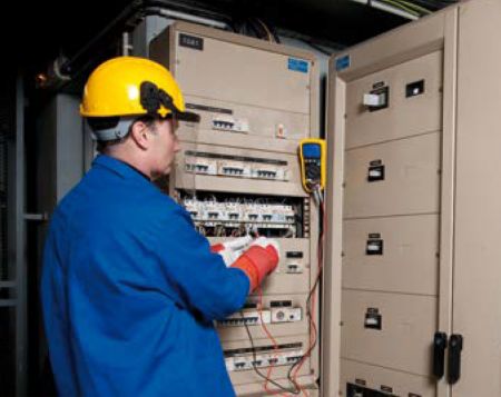 P01196773 | Multimètre numérique portable TRMS CA 5273, avec protection 600 V CAT IV, P01196773 