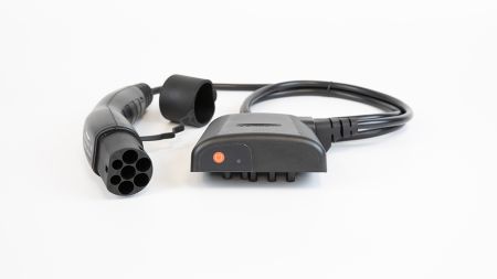 EVX100 | Il s'intégre au MFT-X1 et offre une interface automatisé des tests de bornes VE. 