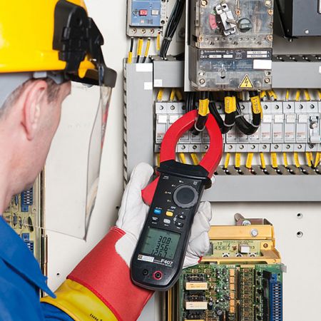 P01120947 | Pince multimètre F407 TRMS 1 000 A AC / 1 500 A DC, Ø 48 mm, avec mesure de puissance et d'harmoniques