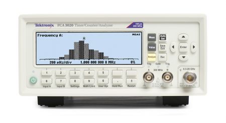 FCA3020 | Compteur / Fréquencemètre 300 MHz / 100 ps, avec 1 voie 20 GHz 