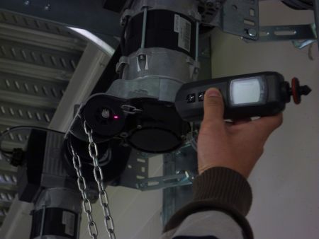 FI52L | Tachymètre optique à visée laser et de contact 