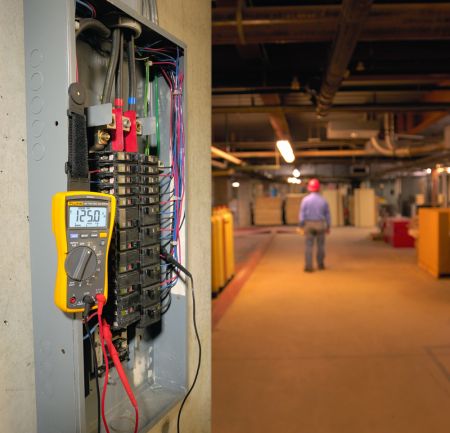 FL117 | Multimètre numérique portable TRMS AC, 6 000 points, avec détection de tension sans contact, FLUKE-117