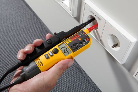 T130 | Testeur de tension et de continuité, avec test de disjoncteurs et écran LCD, FLUKE-T130