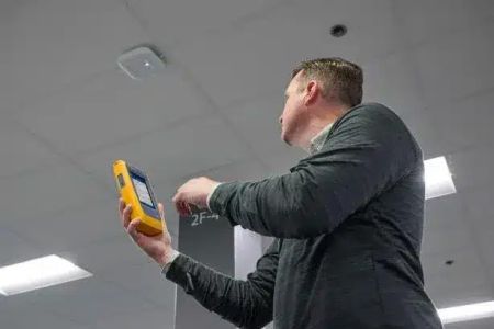 LIQ-DUO-H6EU/FPC3 | Testeur de câbles, réseaux et WiFi 6E Fluke networks LinkIQ DUO + Fluke Premium Care 3 ans