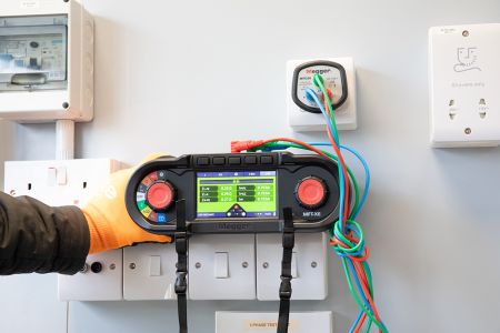 1016-936 | Testeur d'installations électriques BT Megger MFT-XE-SC 