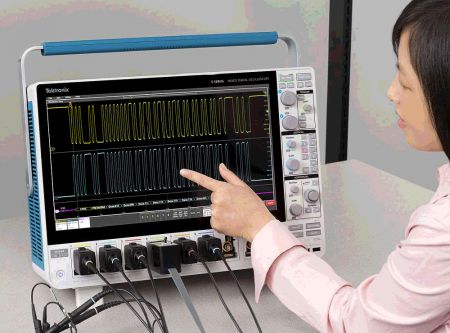 MSO58B-5-BW-1000 | Oscilloscope Tektronix MSO58B 8 voies 1 GHz, 12 bits, écran tactile 15.6'', signaux mixtes