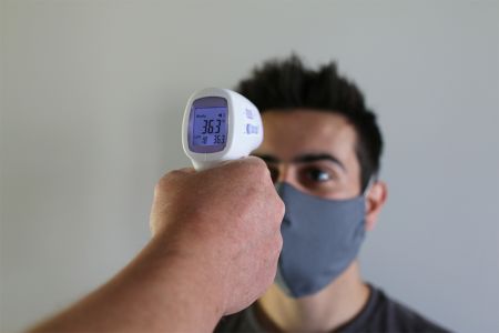 DIS-THERMO-CARE | Thermomètre infrarouge, Mesure température corporelle, Détection de fièvre 