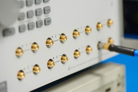 AWG5208 | Générateur de fonctions arbitraires 8 voies évolutif 