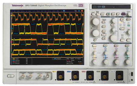 MSO71604C | Oscilloscope numérique mixte 4 voies 16 GHz, avec mémoire 10 MPts 