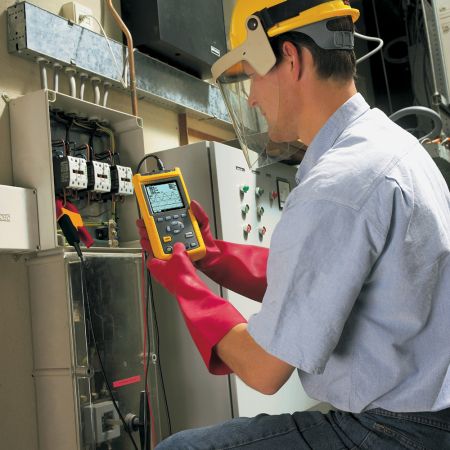 FLUKE - Découvrez ce que les enregistreurs de qualité d'énergie triphaséspeuvent faire pour vous