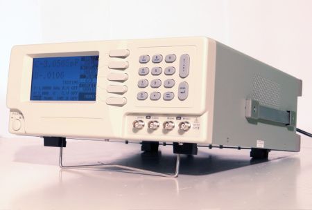 LCR819-S | Pont de mesures RLC de table 100 kHz 
