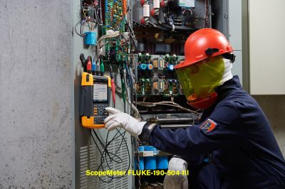 FLUKE-190-104-III-S | Oscilloscope numérique portable ScopeMeter, 4 voies 100 MHz, entrées flottantes, avec logiciel et mallette